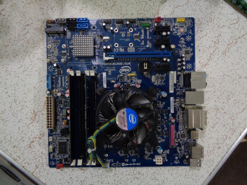 Intel Desktop Board DH77EB Motherboard Bundle Intel Core i3-3220 3.30GHz 4GB.