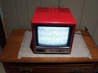 New ListingVintage 80s Zenith E0920D 9" Portable Tv Red Retro Gaming Cube 1987 Works