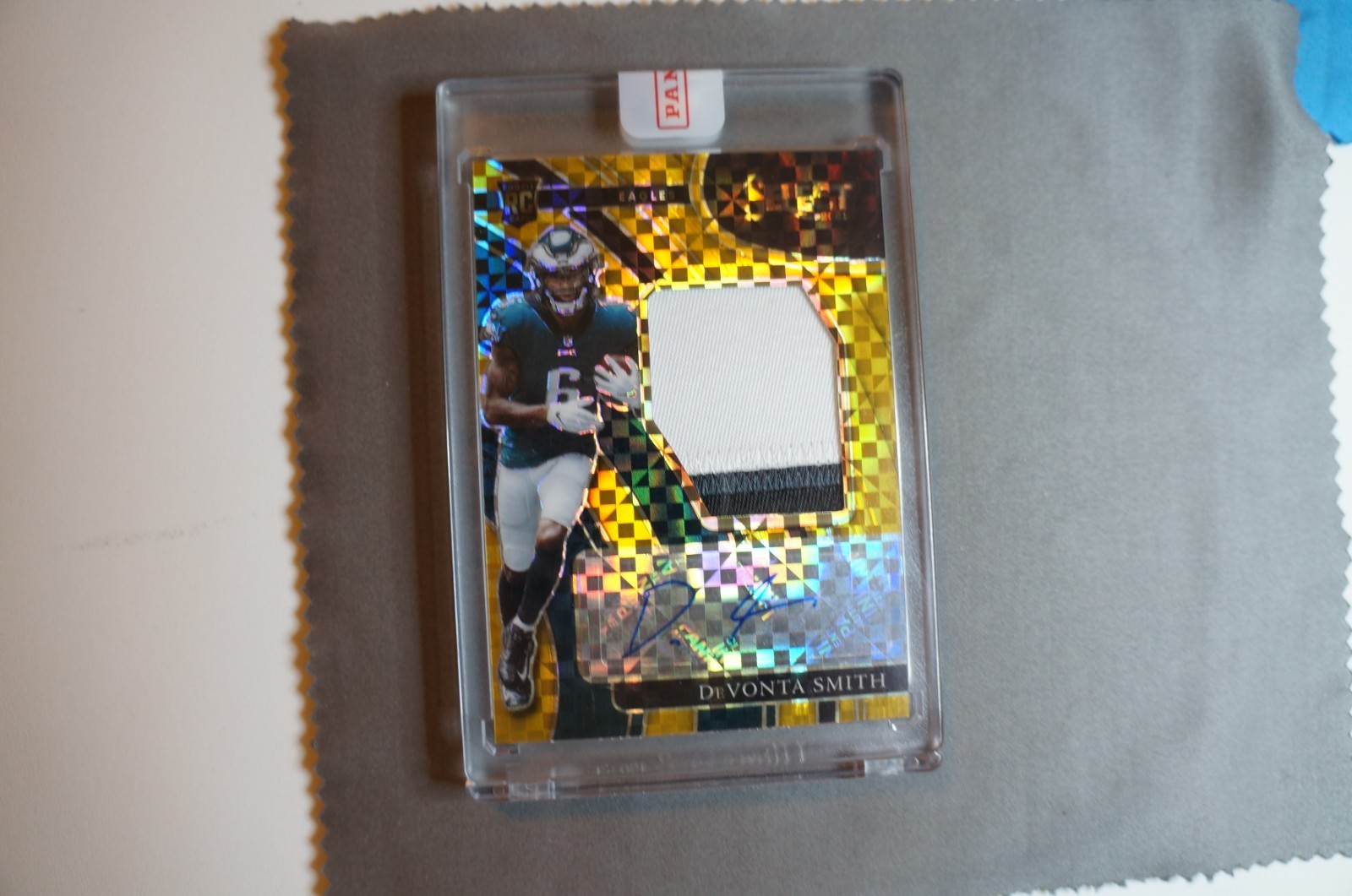DeVonta Smith 2021 Panini Select Gold AUTO Prizm SSP RPA 5/10 (SEALED) Eagles RC view 4