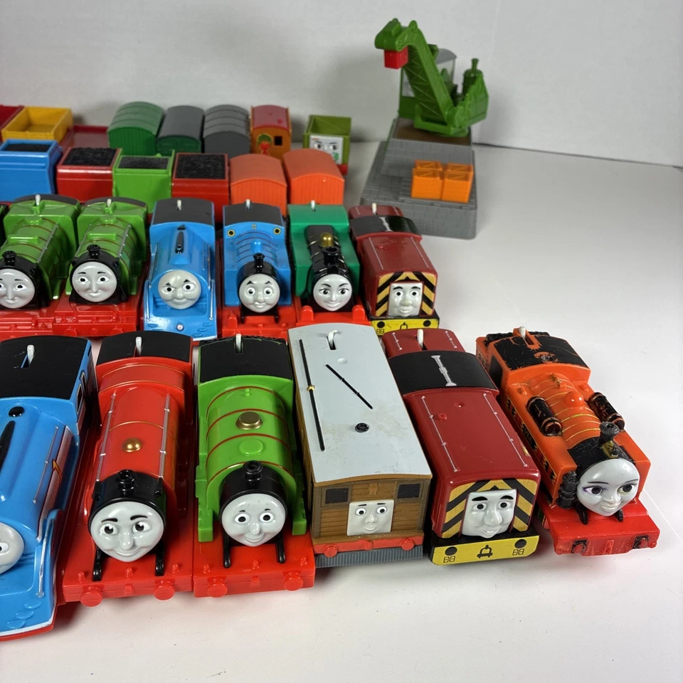 Lot of 40 Thomas & Friends Motorized Working & Non-Working TrackMaster Mattel - Image 4 of 4