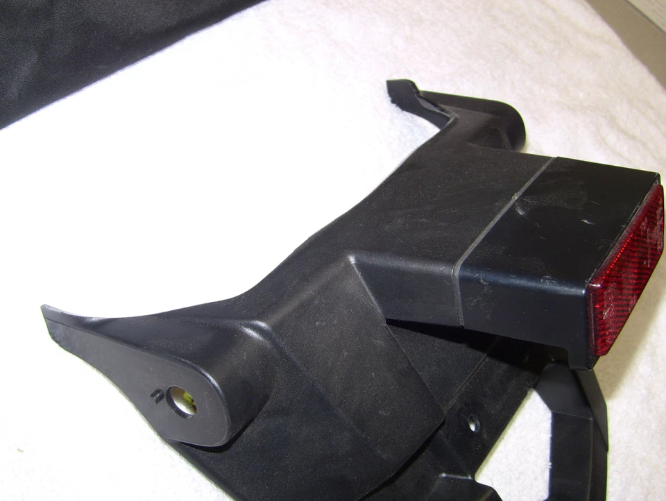 Yamaha Raider GUARDABARROS ELIMINADOR COLA ORDENADO NEGRO 2TS PL Foto 2 de 2