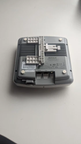 RUCKUS R550 Indoor Access Point