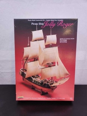 Vintage NOS Lindberg JOLLY ROGER PIRATE SAILING SHIP Model Kit  16'' Beam