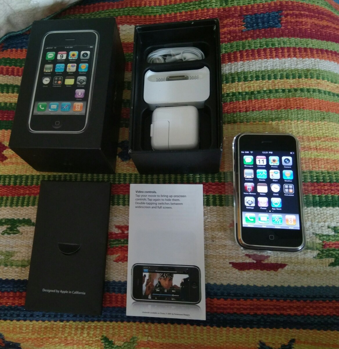 Apple＊iPhone＊ORIGINAL＊初代（2G） ＊8GB＊A1203 Apple iPhone 1st Generation - 8GB - Black (AT&T) A1203 (GSM