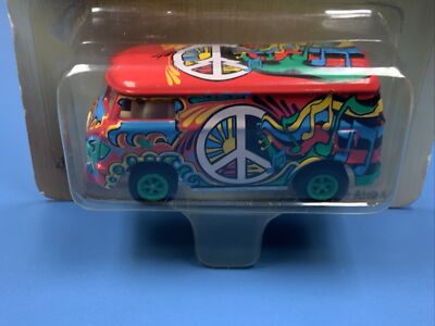 Johnny Lightning 2001 Collectors Club 60's Volkswagen Peace