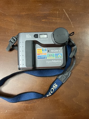Sony Mavica MVC-FD73 .4 MP Floppy Disk Digital Still Camera Black & Grey AS IS