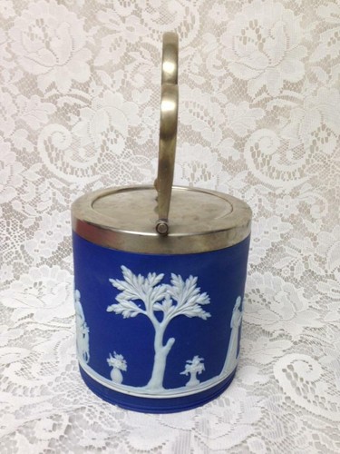 Vintage, Rare, Wegdwood, Jasperware Biscuit Jar 6.5inx5.5in - Picture 2 of 10