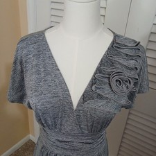 SPEECHLESS Medium grey v-neck wrapped waist floral accent stretchy dress 
