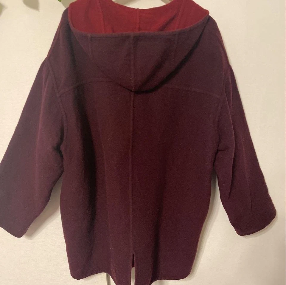 MEDIO ABRIGO ROJO OVERSIZE HERMES USADO ACEPTABLE Foto 2 de 4