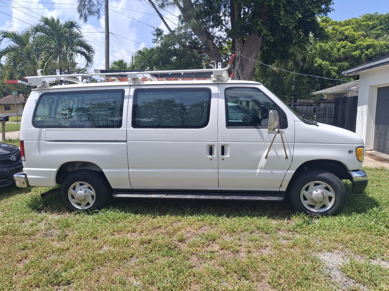 2001 Ford E-Series Van