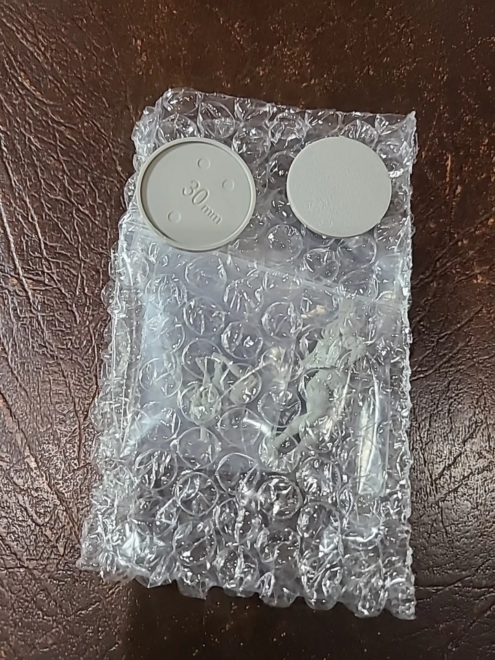 Kingdom Death Monster Pascha Variant Deathgrey Edition KDM DG NOVO NA CAIXA - Imagem 2 de 3