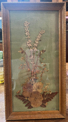 Vintage 13''x7'' Wooden Brown Picture Frame with Gold Trim and Dried Flower Art