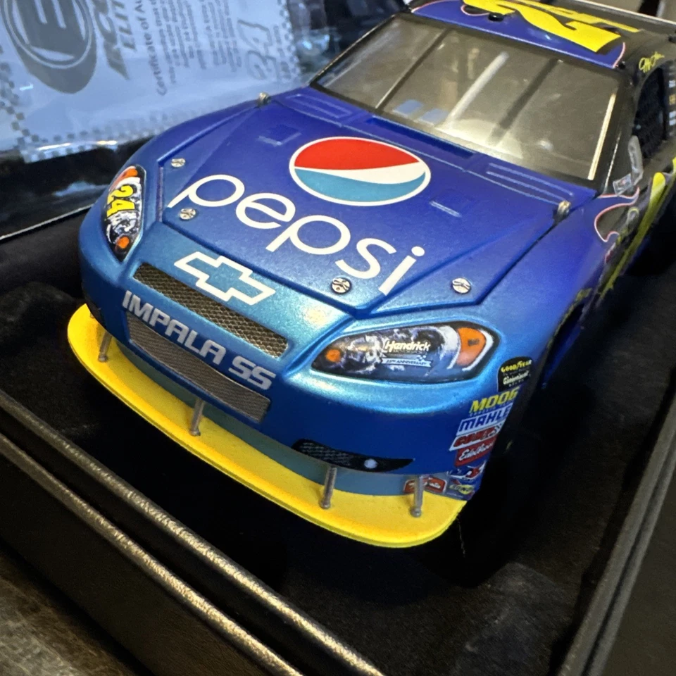 Jeff Gordon #24 Pepsi 2009 Impala SS Elite 1 of 400 1:24 - Image 2 of 4