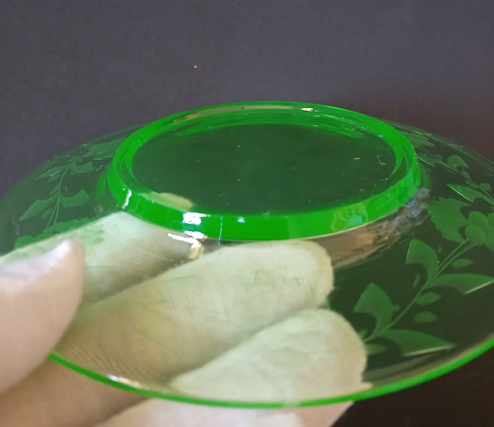 4 Vintage Uranium Glass Floral Grape Vine Bread Butter Dessert Plates 6" - As Is