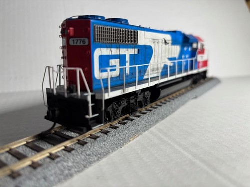 Ho ATHEARN RTR GTW GRAND TRUNK WESTERN GP38-2 #1776 DC - Picture 9 of 9