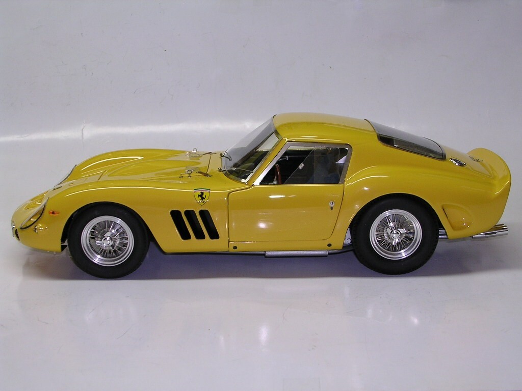 Revell 1/12 ‘62 Ferrari 250 GTO　レベル　ミニカー Amazon | レベル／Revell：1/12 フェラーリ 250 GTO ／Ferrari