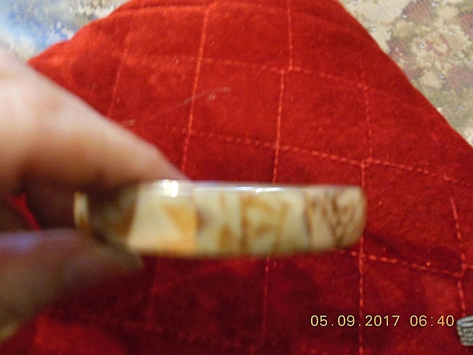 Bangle bracelet in silver plated and tortoise lacquered Buffalo horns-image