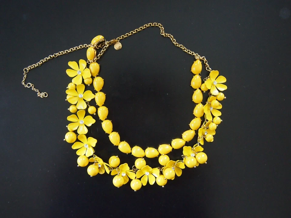 J. Ожерелье многослойное Crew со стразами, желтой эмалью и бисером золото