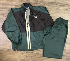 UMBRO Men  s Tracksuit, Full Zip Jacket with Pants, Black and Green, Size Large