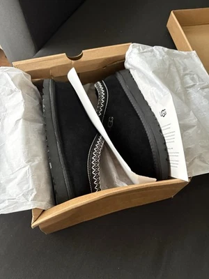 UGG - Photo 1/4