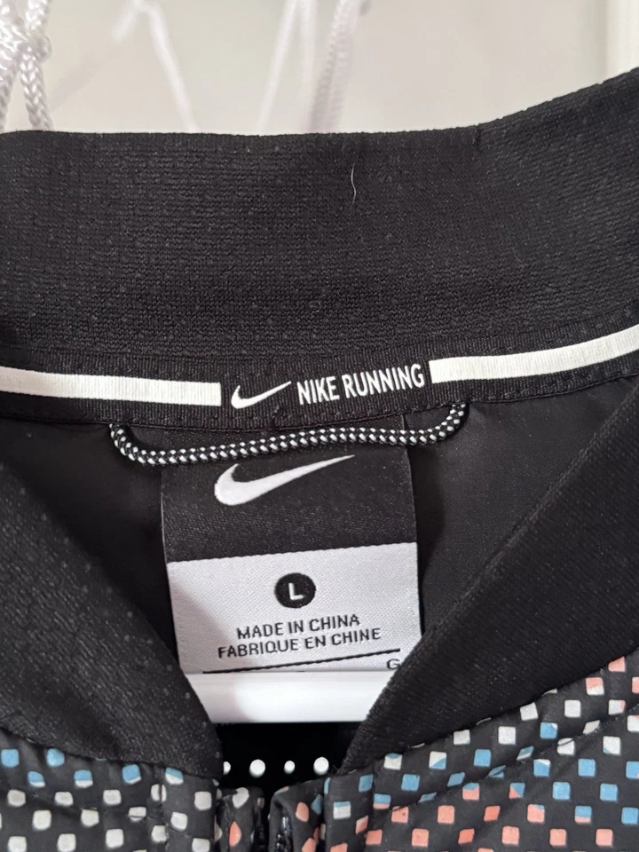 Nike Chaleco Reflectante para Correr Para Hombre Talla Grande - Prendas Exteriores de Entrenamiento Ligeras Foto 2 de 3