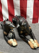 De colección (2) Estatuario Universal Doberman con Estatua/Figuras de Hueso 17" y 14"" Usado