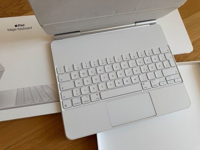 Apple Magic Keyboard iPad Pro 12.9- u. iPad Air 13-Zoll Weiß , TOP Zustand, OVP