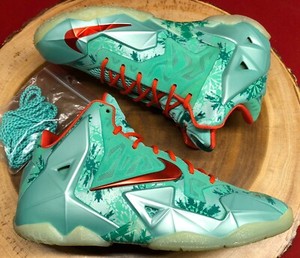 lebron xi christmas