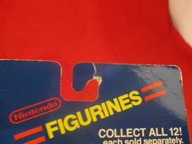 Super Mario Bros. Nintendo NES Toy Figurine Mario w/ Vegetable Applause 1989 NEW