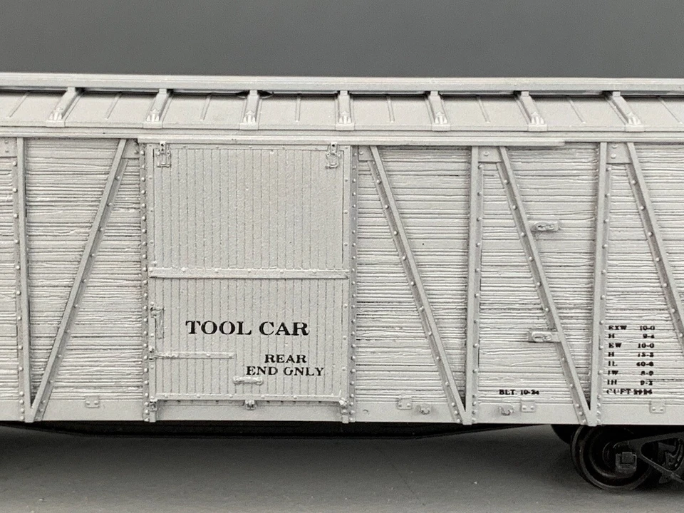 HO Accurail 4281 40’ O.B. Boxcar extremos de acero M de W #428 plata RTR HO4582 Foto 4 de 4