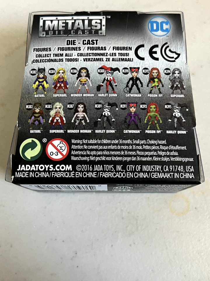 Figura Traje Negro Batgirl Variante Metales Die Cast DC Comics 2.5" Figura Foto 2 de 2