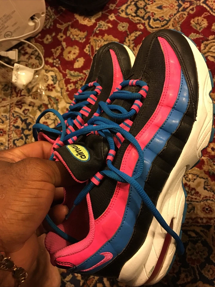 NIKE AIR MAX 95 LE SNEAKERS BLACK/PINK/ SKY-BLUE KIDS SIZE 6.5Y (310830-007) - Image 4 of 4