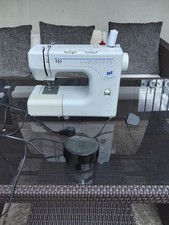 E & R classic sewing machine model LC21 with foot pedal