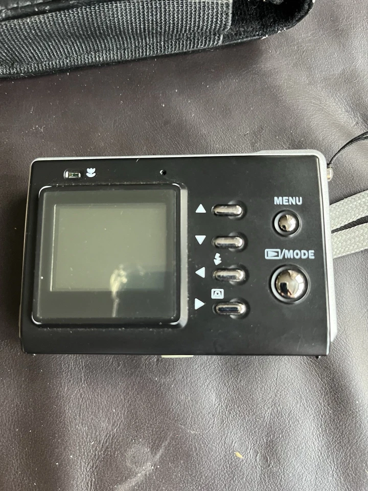 Vivitar Vivicam 3188 3.1MP Compact Digital Camera Black - Image 4 of 4