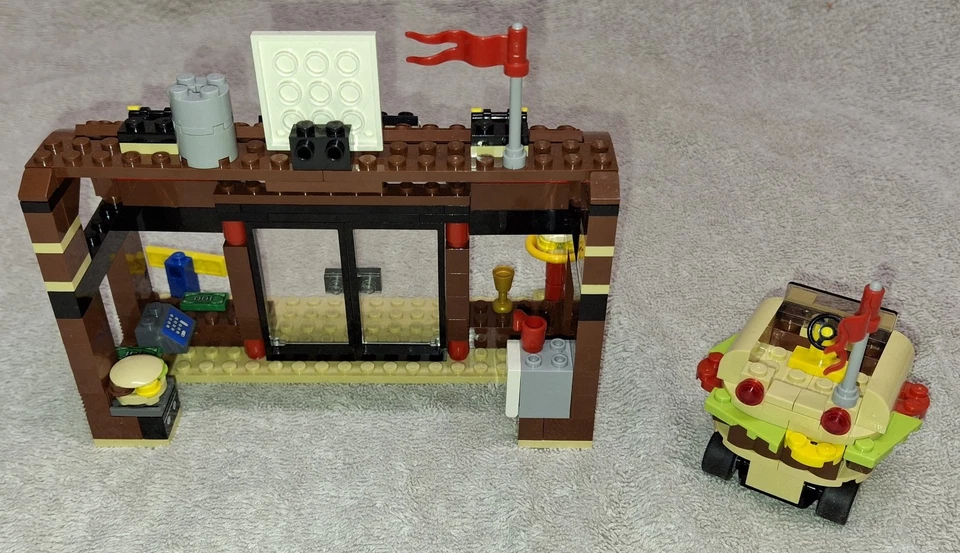 2009 Lego Krusty Krab Adventures 3833 Set Complete No Minifigure - Image 2 of 2