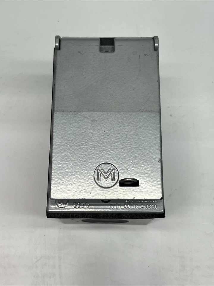 (3x) Hubbell HBL2810 Twist Locking Flush Receptacle, Mulberry 30534 Weatherproof - Image 3 of 4