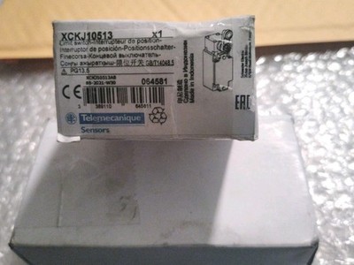 TELEMECANIQUE XCKJ10513 LIMIT SWITCH XCKJ10513AB