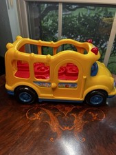 Fisher Price Little People Yellow school Bus Toy W/Drive Lights Sounds 2002