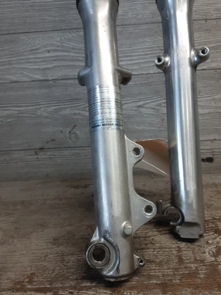 Suzuki GS 650 G2 1982 horquillas delanteras amortiguador suspensión deslizador dañado Foto 2 de 4