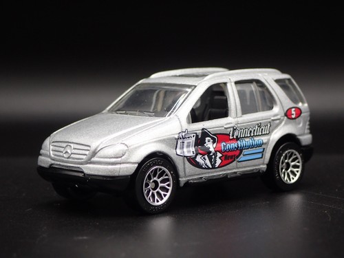 1998-2005 Mercedes-Benz ML 430 Connecticut 1:64 Escala Diorama Coche de Modelo