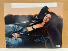 ANNE HATHAWAY SIGNED 11X14 PHOTO AUTO BEAUTIFUL SEXY BECKETT BAS COA