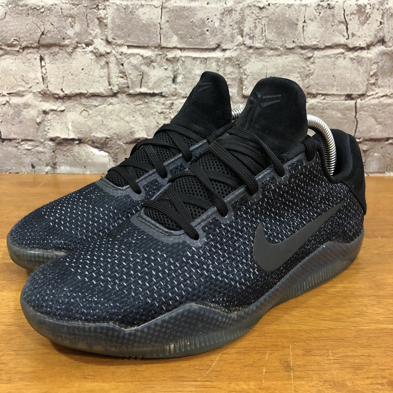 kobe 11 youth