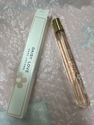 Marc Jacobs DAISY LOVE Eau De Toilette Spray fl oz Travel