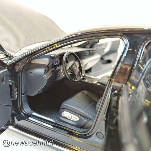 LEXUS LS 500h (BLACK/BLACK INTERIOR) AUTOart 1/18 #78868 - Picture 3 of 3
