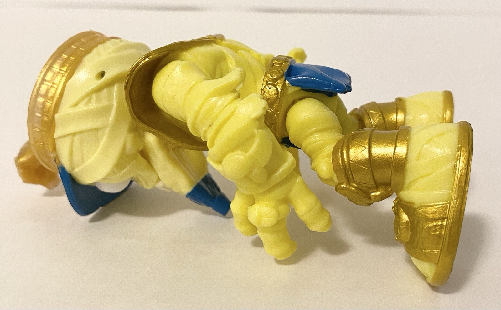 Moose Enterprise Treasure X Monster Gold Loose Action Figure 5"