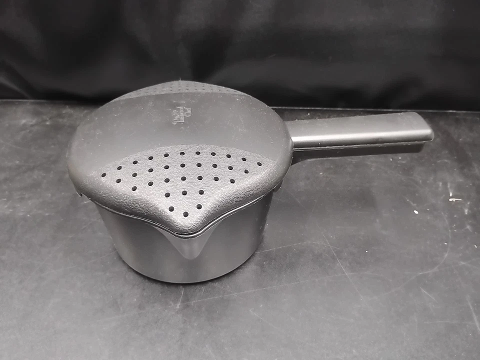 Pampered Chef Black Small Micro Cooker Microwave Steamer 4 Cup - Image 3 of 4