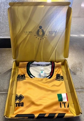 ERREA FIPAV MAGLIA PALLAVOLO CELEBRATIVA ITALIA MONDIALI LIMITED COFANETTO - Bild 1 von 4