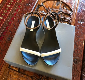 bcbgmaxazria shoes