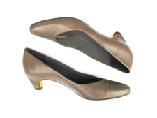 1970s Tan Naturalizer Pumps Retro Nude Low Heel Pointed Taupe Brown Shoe Size 8N