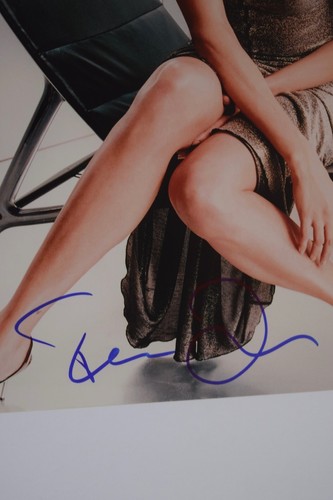 Famke Janssen Signed Autographed 11x14 Photo X-MEN Goldeneye Hot Sexy COA VD - Picture 2 of 2